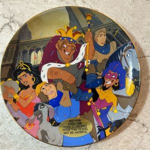 VTG Disney Hunchback of Notre Dame collectible plate Disney Parks